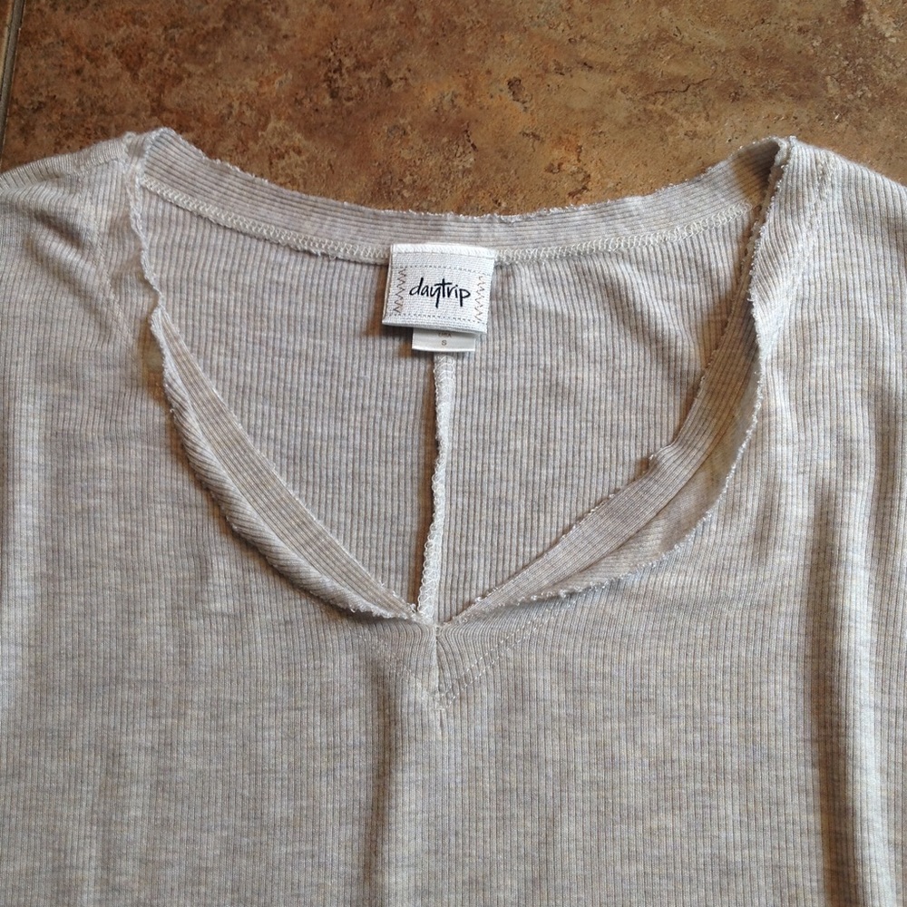 Daytrip Top Size Small - Picture 4 of 4
